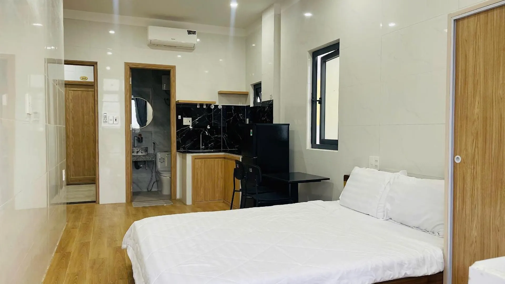 Solar Apartment Da Nang 0*,